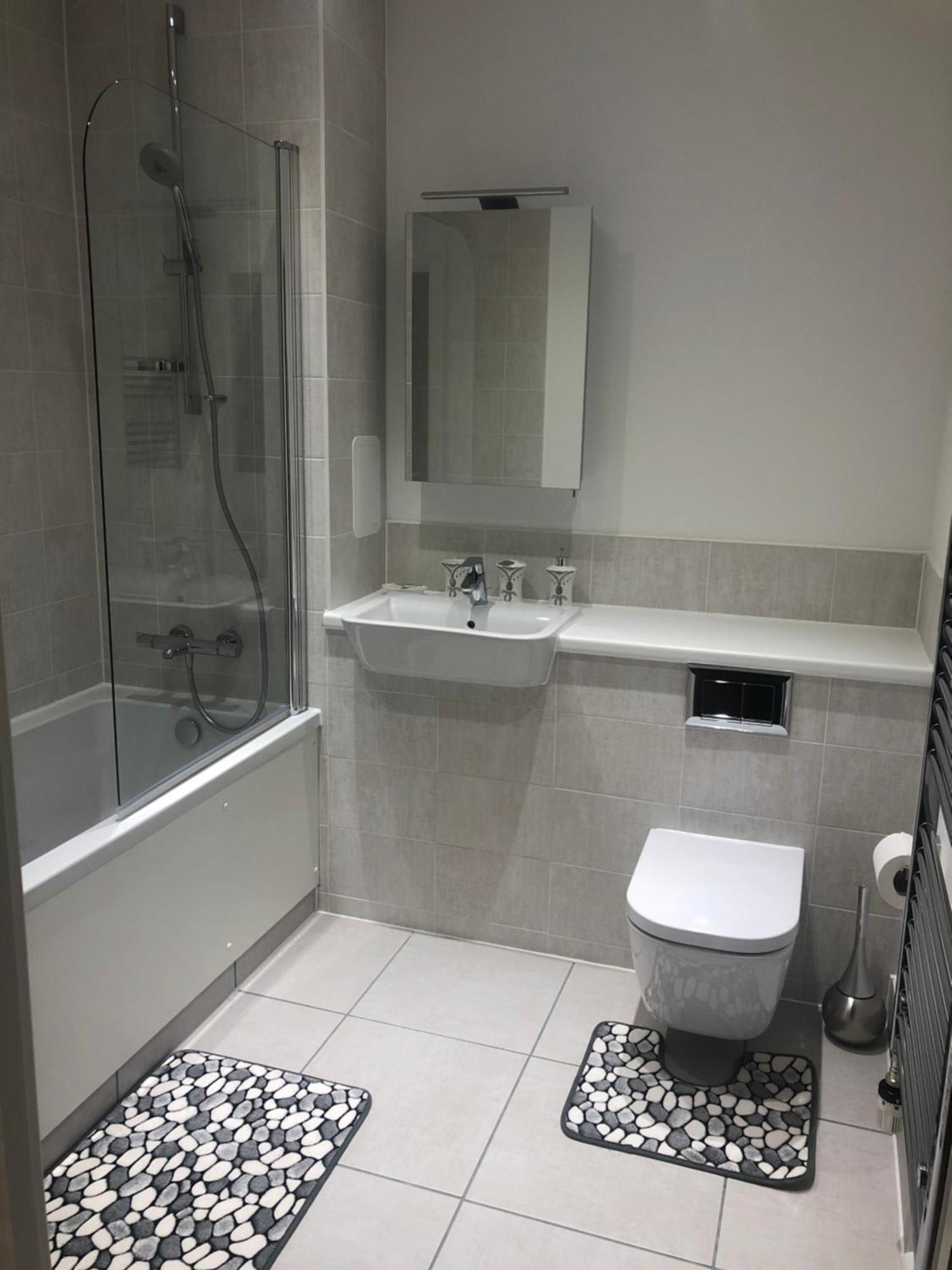 Luxury Kingsize Bedroom With Private Bathroom Northolt  ภายนอก รูปภาพ