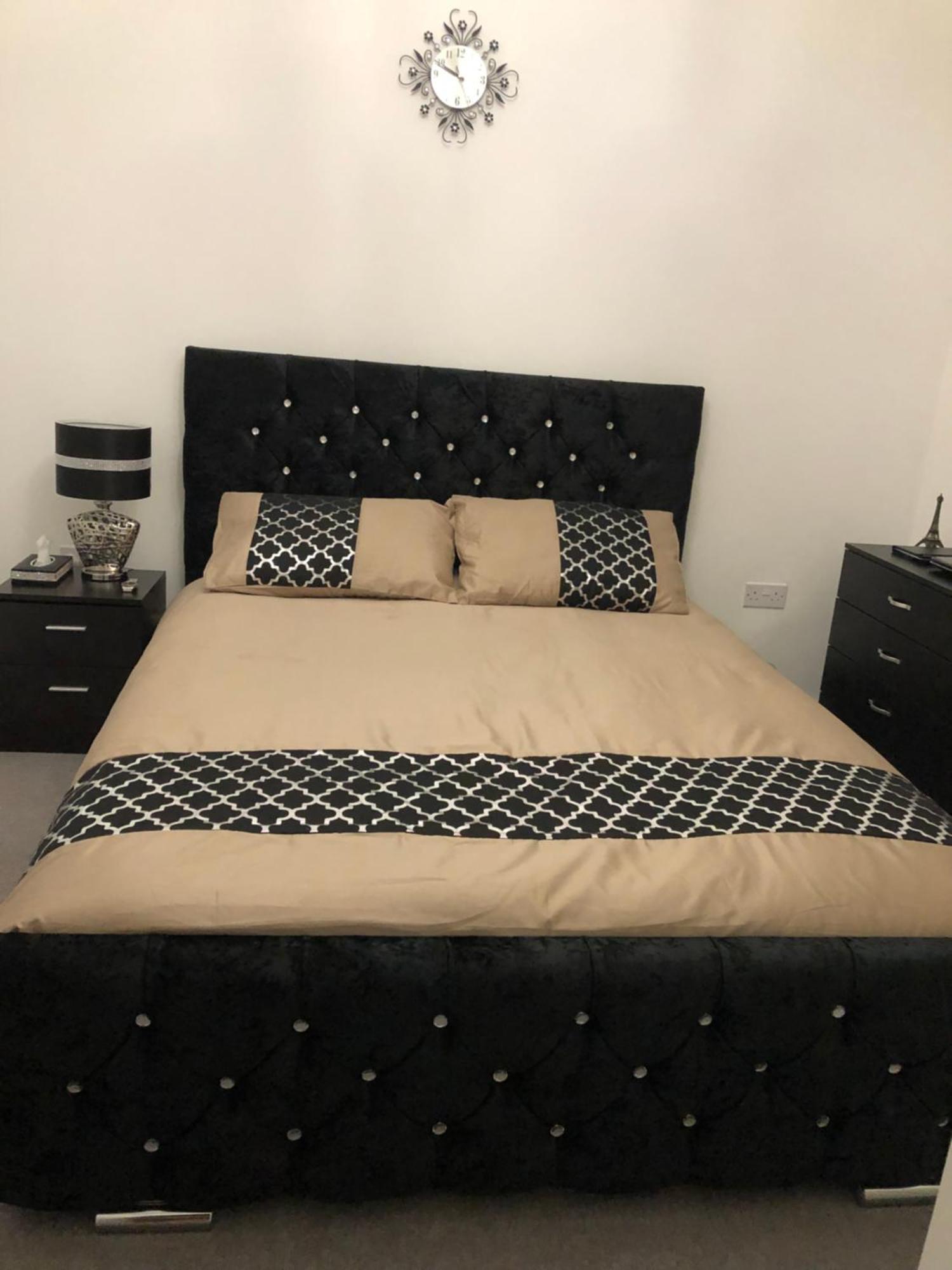 Luxury Kingsize Bedroom With Private Bathroom Northolt  ภายนอก รูปภาพ